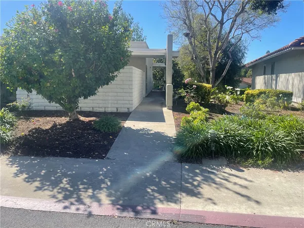 $349,900 | 2189 Via Mariposa East, Unit Q, Laguna Woods, CA 92637