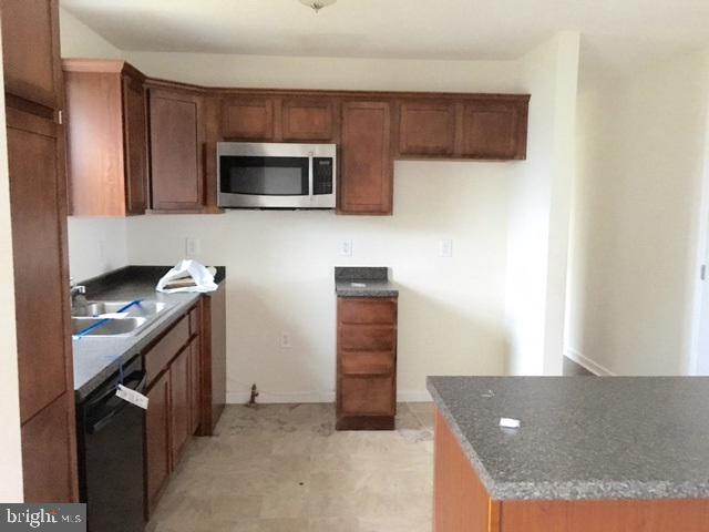 2170 Greenbriar Road York, PA 17404 - Photo 4 of 10 Gallery Image 4
