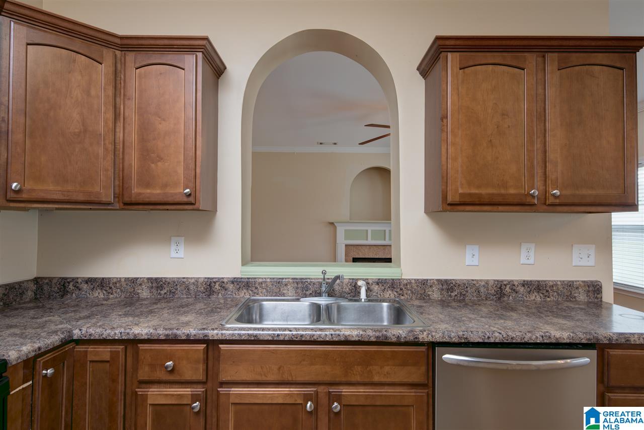 969 Valley Circle Leeds, AL 35094 - Photo 9 of 31