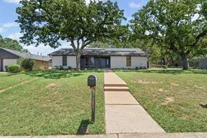$296,500 | 2423 Jewell Drive, Arlington, TX 76016