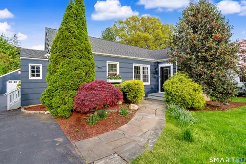 $950,000 | 1747 Jennings Road, Fairfield, CT 06824