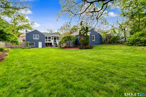 $950,000 | 1747 Jennings Road, Fairfield, CT 06824