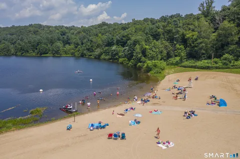 $950,000 | 1747 Jennings Road, Fairfield, CT 06824