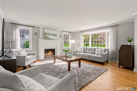$950,000 | 1747 Jennings Road, Fairfield, CT 06824