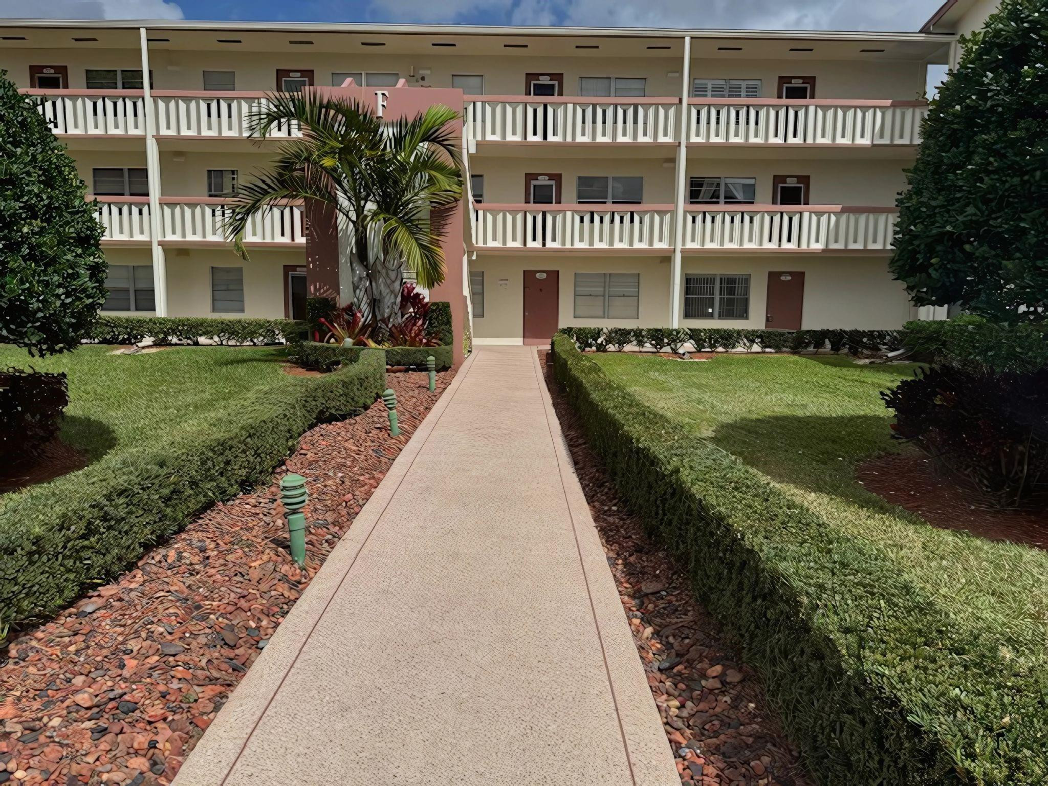 219 Preston F, Unit F Boca Raton, FL 33434 - Photo 1 of 3 Photo 1