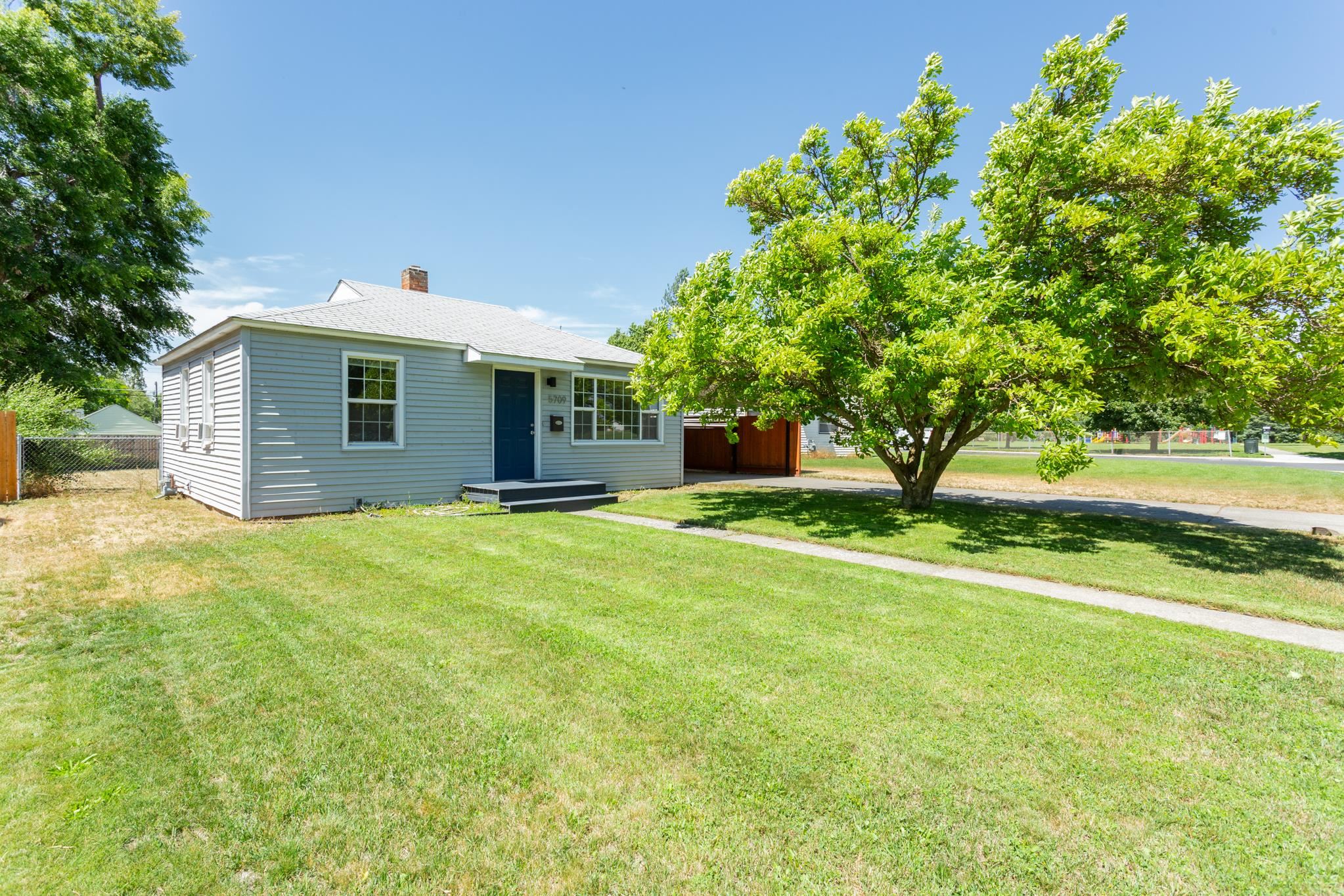 5709 North Cochran Street Spokane, WA 99205 - Photo 2 of 20