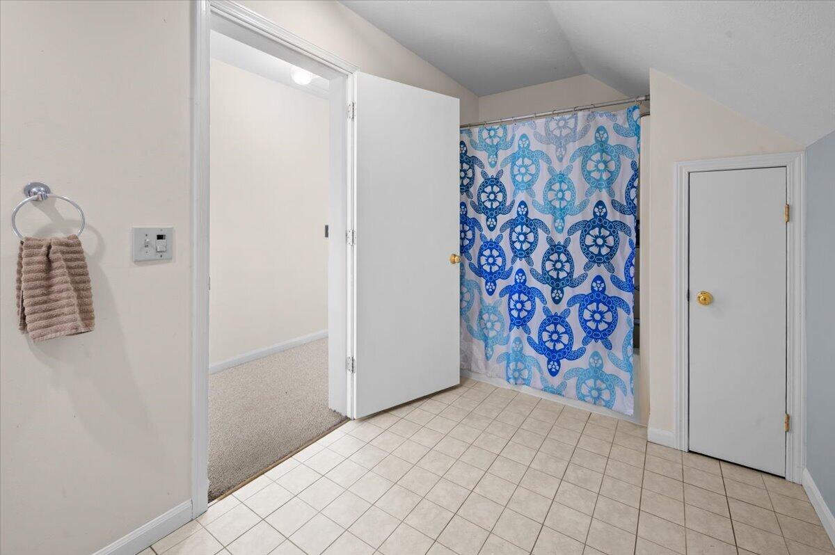 16005 Sheridan Road Clinton, MI 49236 - Photo 20 of 55 41-INTERIOR 19