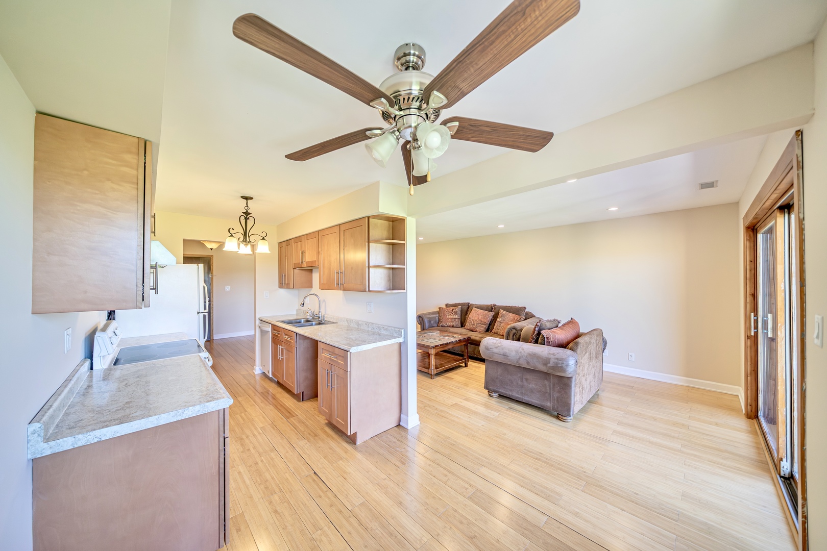 625 West Huntington Commons Road, Unit 317 Mount Prospect, IL 60056 - Photo 15 of 45