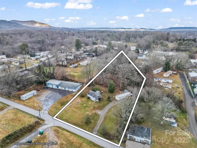 $389,000 | 120 Maple Ridge Road, Candler, NC 28715