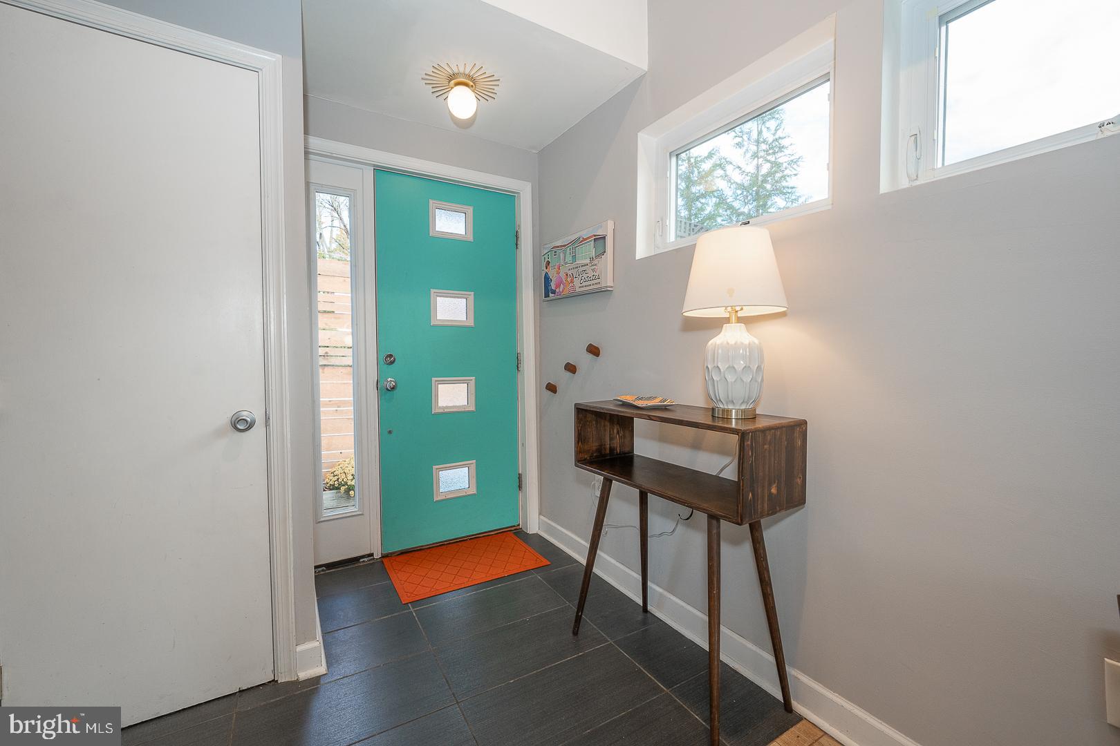 603 South Devon Avenue Wayne, PA 19087 - Photo 4 of 34 Front Entry