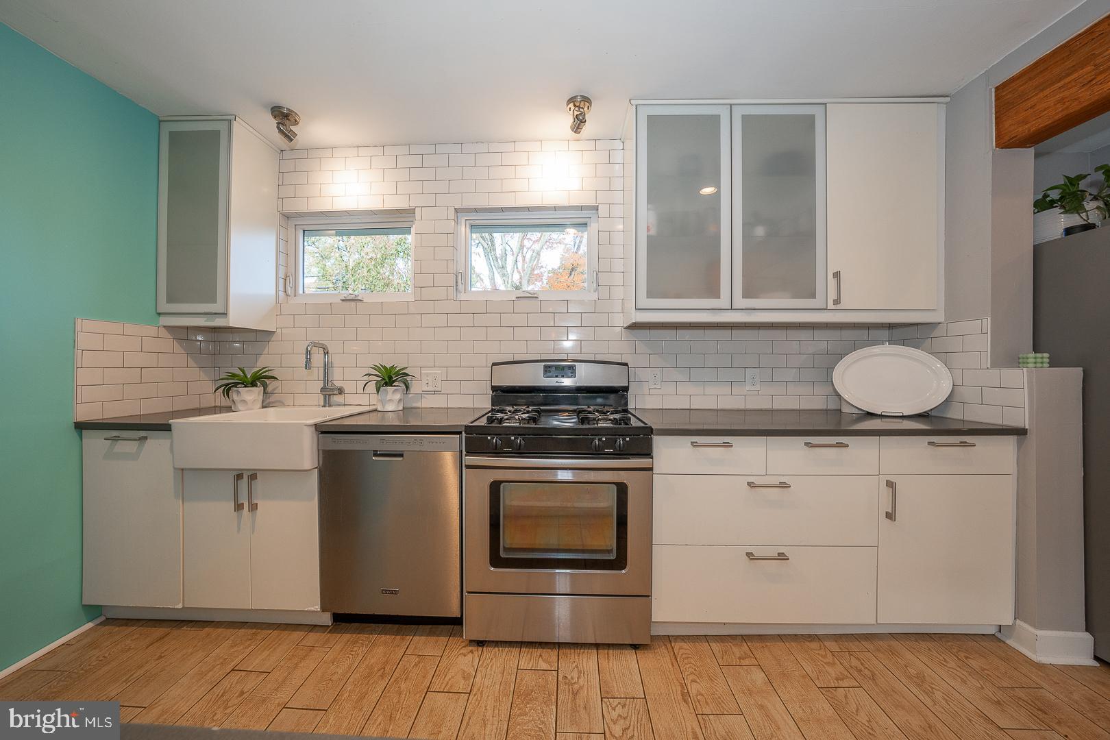 603 South Devon Avenue Wayne, PA 19087 - Photo 6 of 34 Bright and fresh kitchen