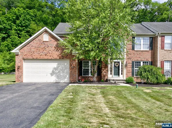 $650,000 | 26-28 Primrose Lane, Sparta, NJ 07871