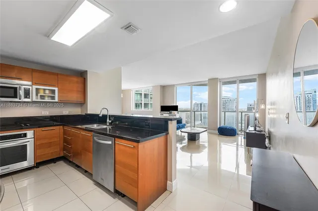 $4,600 | 244 Biscayne Boulevard, Unit 3609, Miami, FL 33132