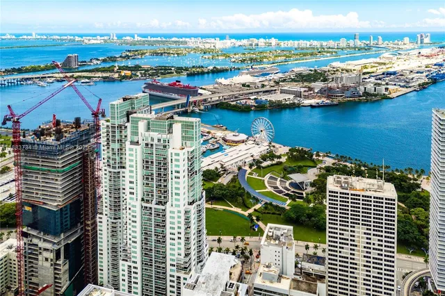 $4,600 | 244 Biscayne Boulevard, Unit 3609, Miami, FL 33132