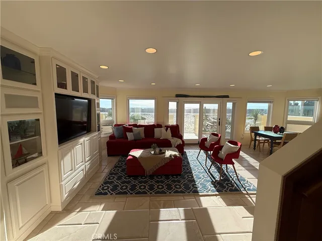 $14,500 | 72 Surfside Avenue, Unit A, Surfside, CA 90743