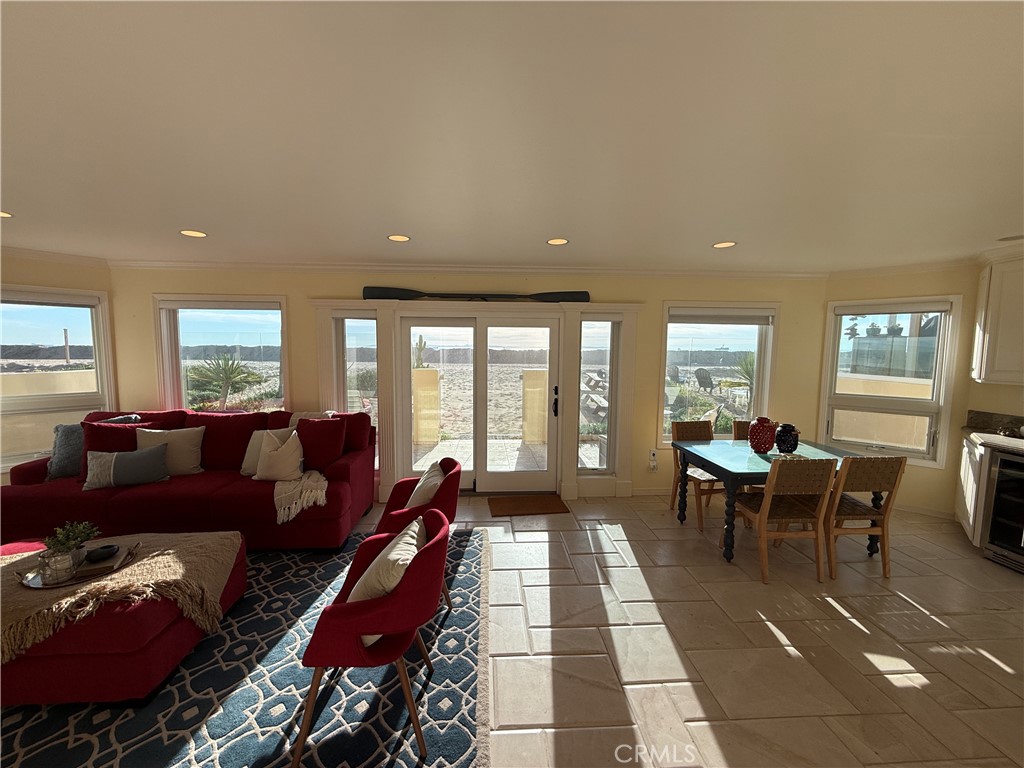 72 Surfside Avenue, Unit A Surfside, CA 90743 - Photo 12 of 51