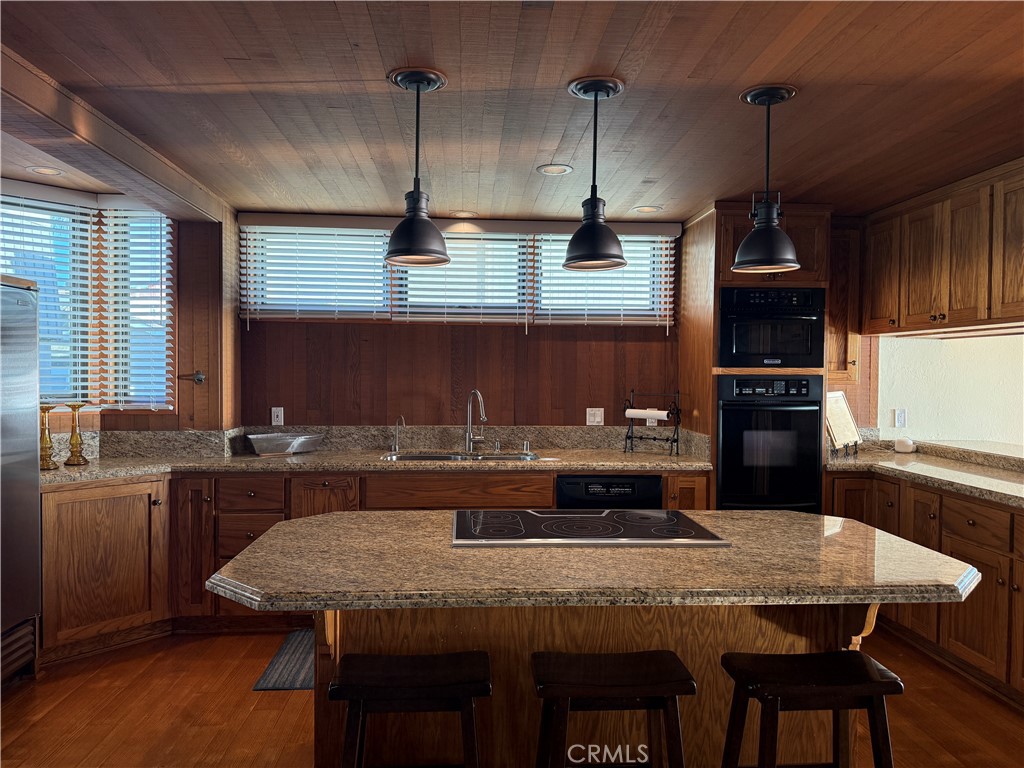 72 Surfside Avenue, Unit A Surfside, CA 90743 - Photo 28 of 51