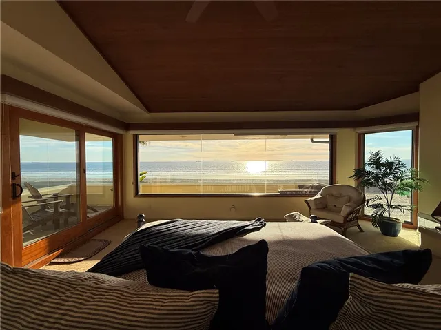 $14,500 | 72 Surfside Avenue, Unit A, Surfside, CA 90743