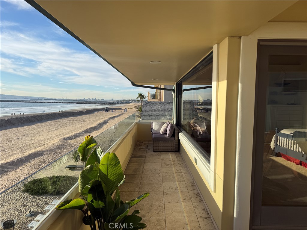 72 Surfside Avenue, Unit A Surfside, CA 90743 - Photo 35 of 51