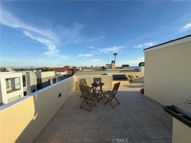 $14,500 | 72 Surfside Avenue, Unit A, Surfside, CA 90743