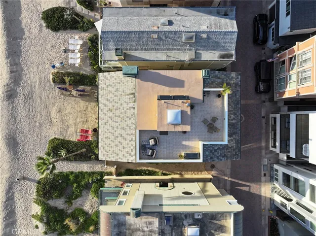 $14,500 | 72 Surfside Avenue, Unit A, Surfside, CA 90743