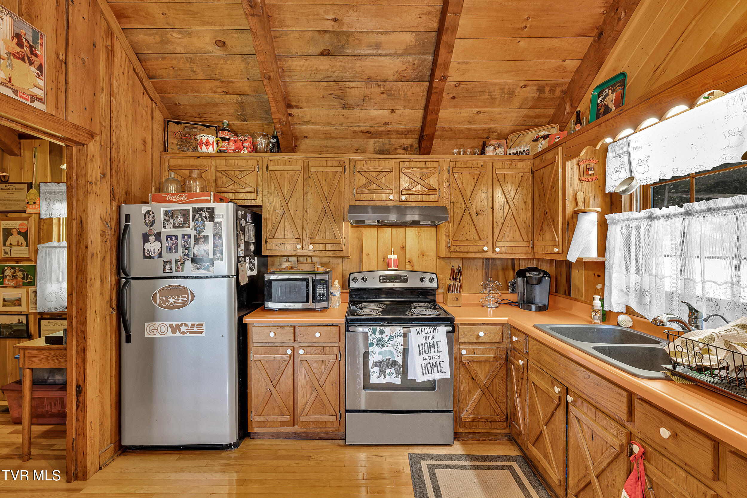 4379 Pine Orchard Road Butler, TN 37640 - Photo 11 of 57 14_34