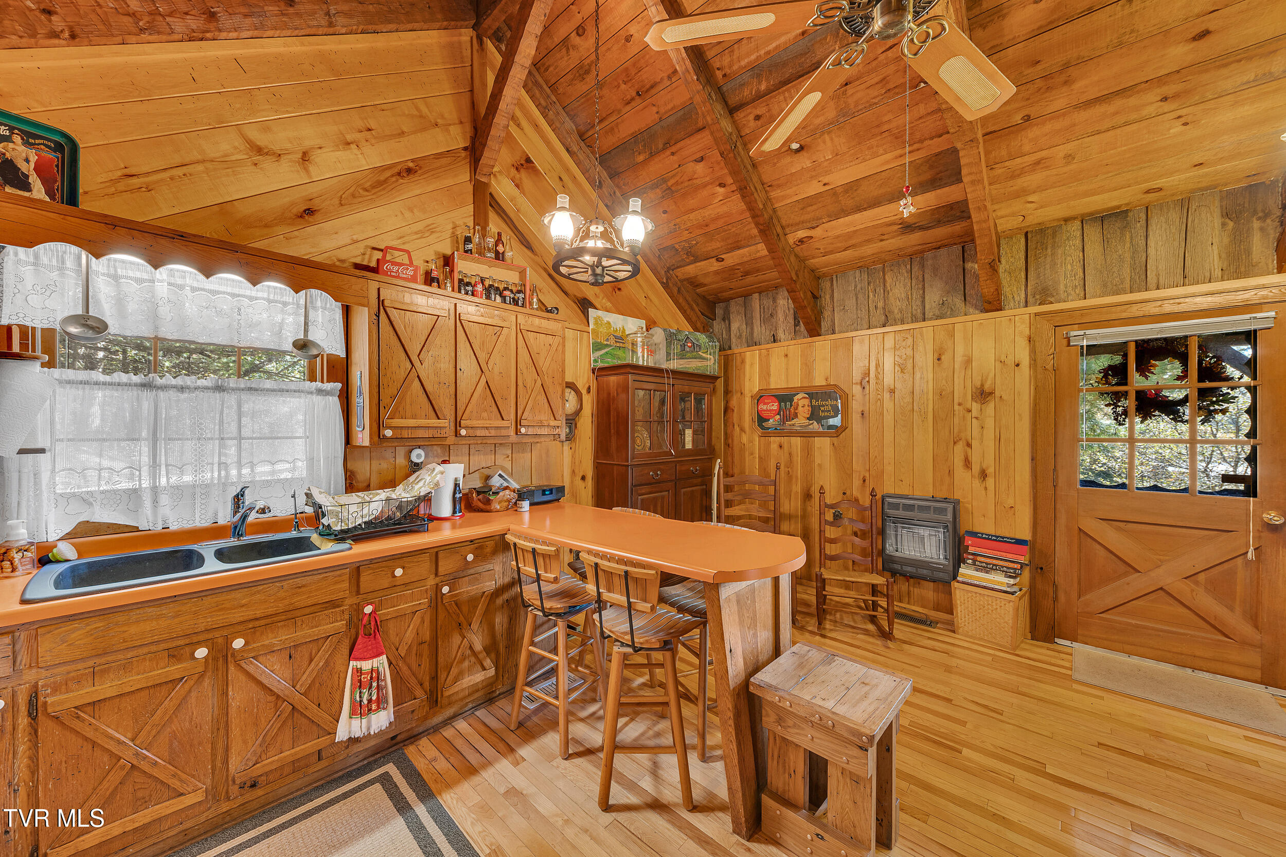 4379 Pine Orchard Road Butler, TN 37640 - Photo 12 of 57 12_32