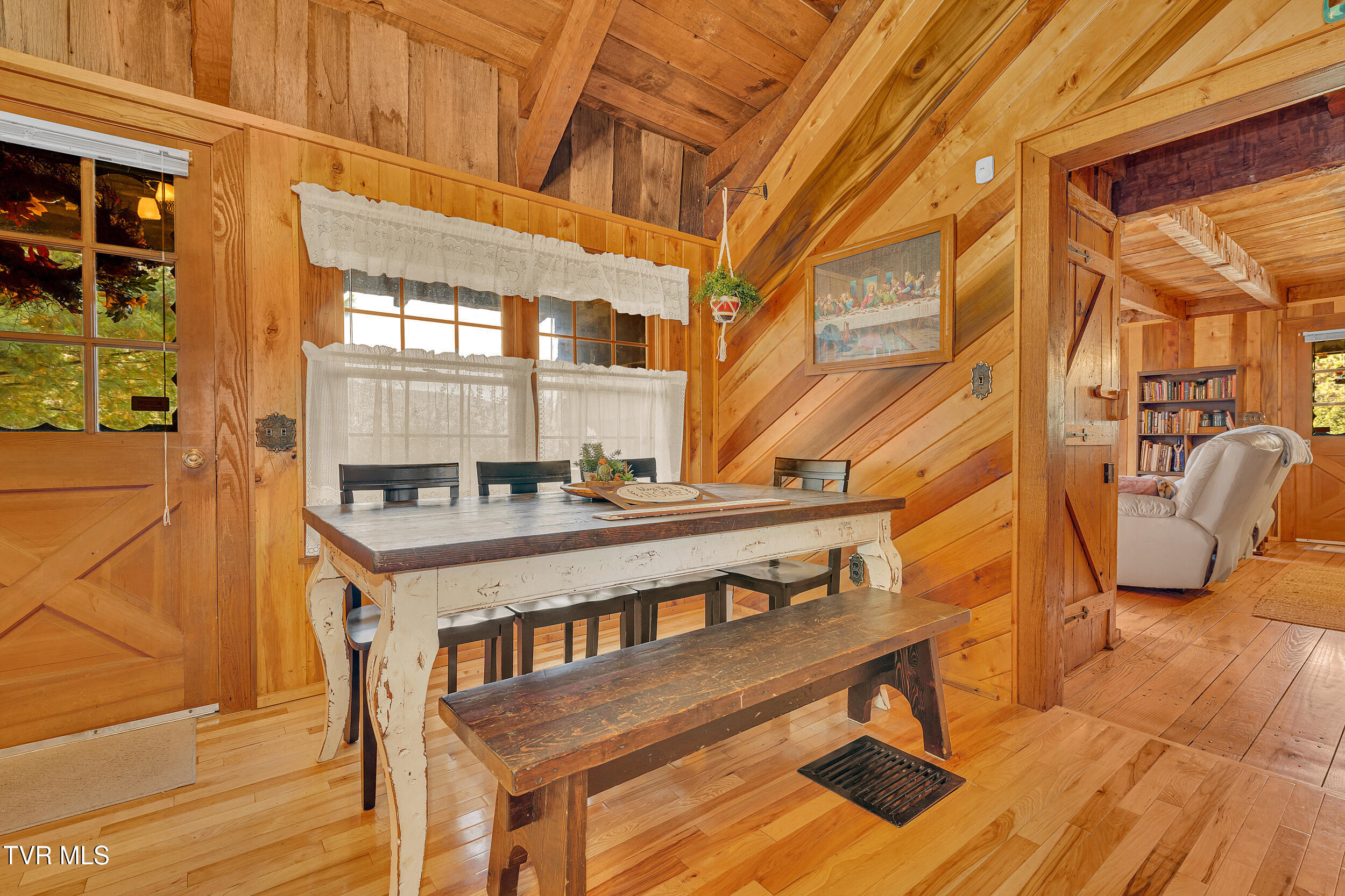 4379 Pine Orchard Road Butler, TN 37640 - Photo 14 of 57 15_36