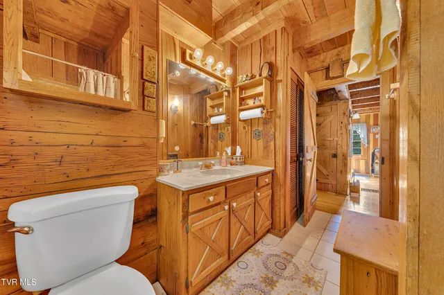 $679,000 | 4379 Pine Orchard Road, Butler, TN 37640