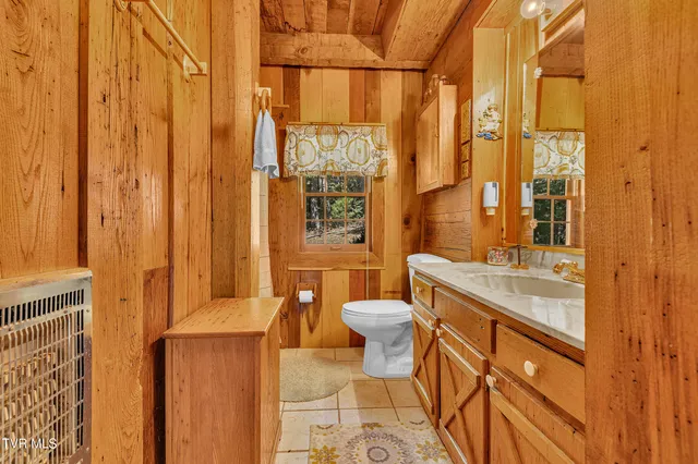 $679,000 | 4379 Pine Orchard Road, Butler, TN 37640