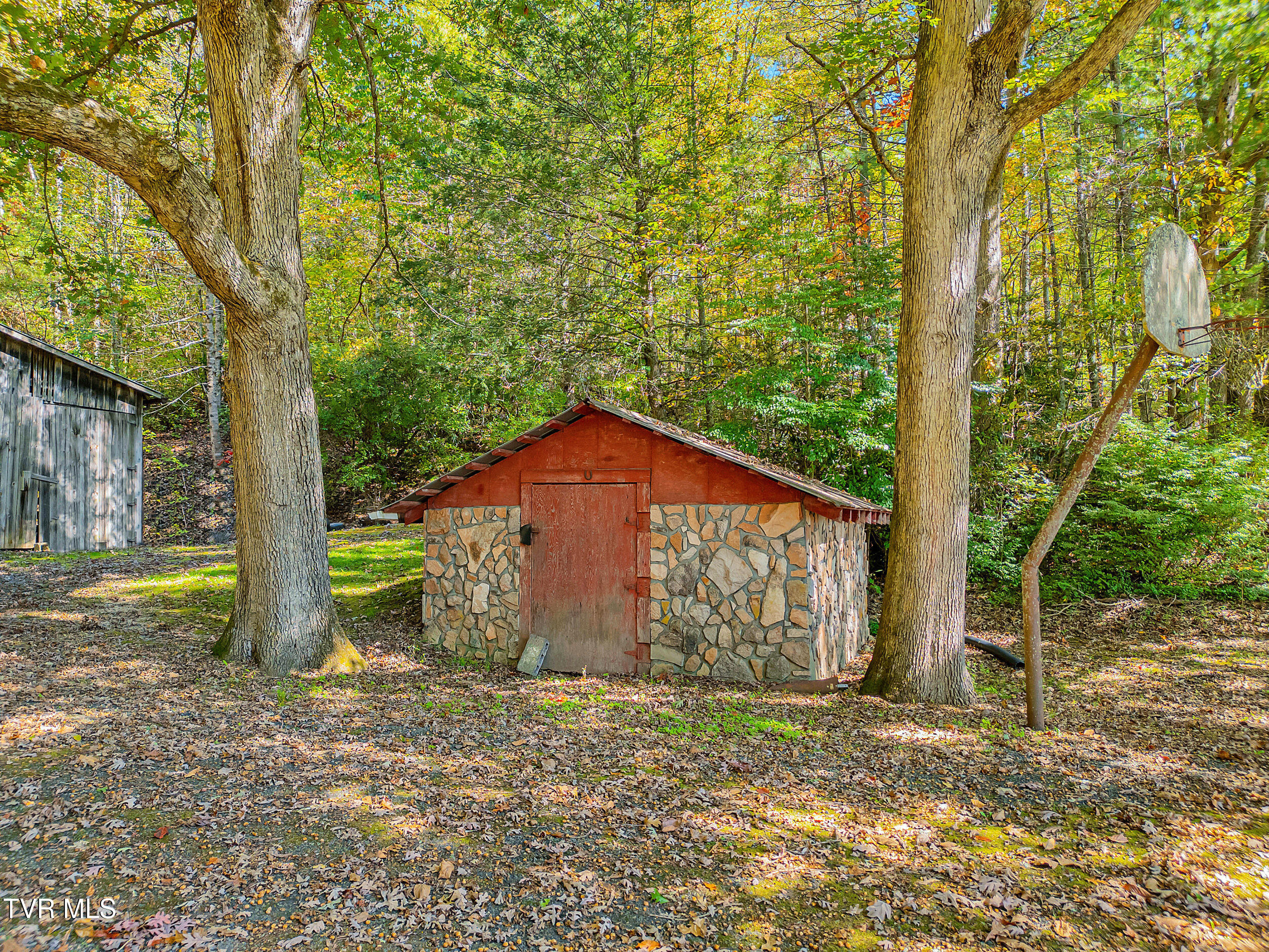 4379 Pine Orchard Road Butler, TN 37640 - Photo 32 of 57 39_12