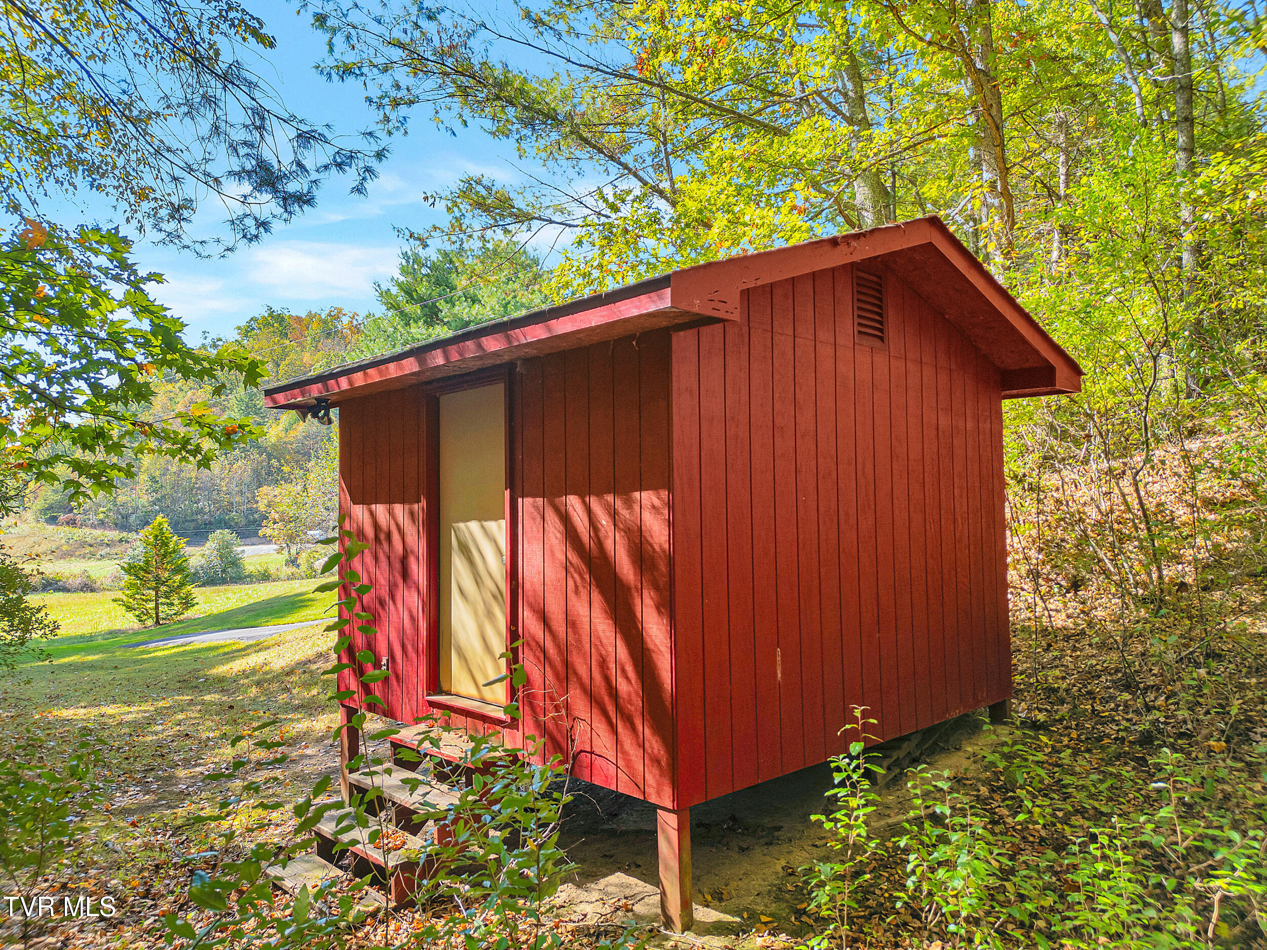 4379 Pine Orchard Road Butler, TN 37640 - Photo 33 of 57 41_14