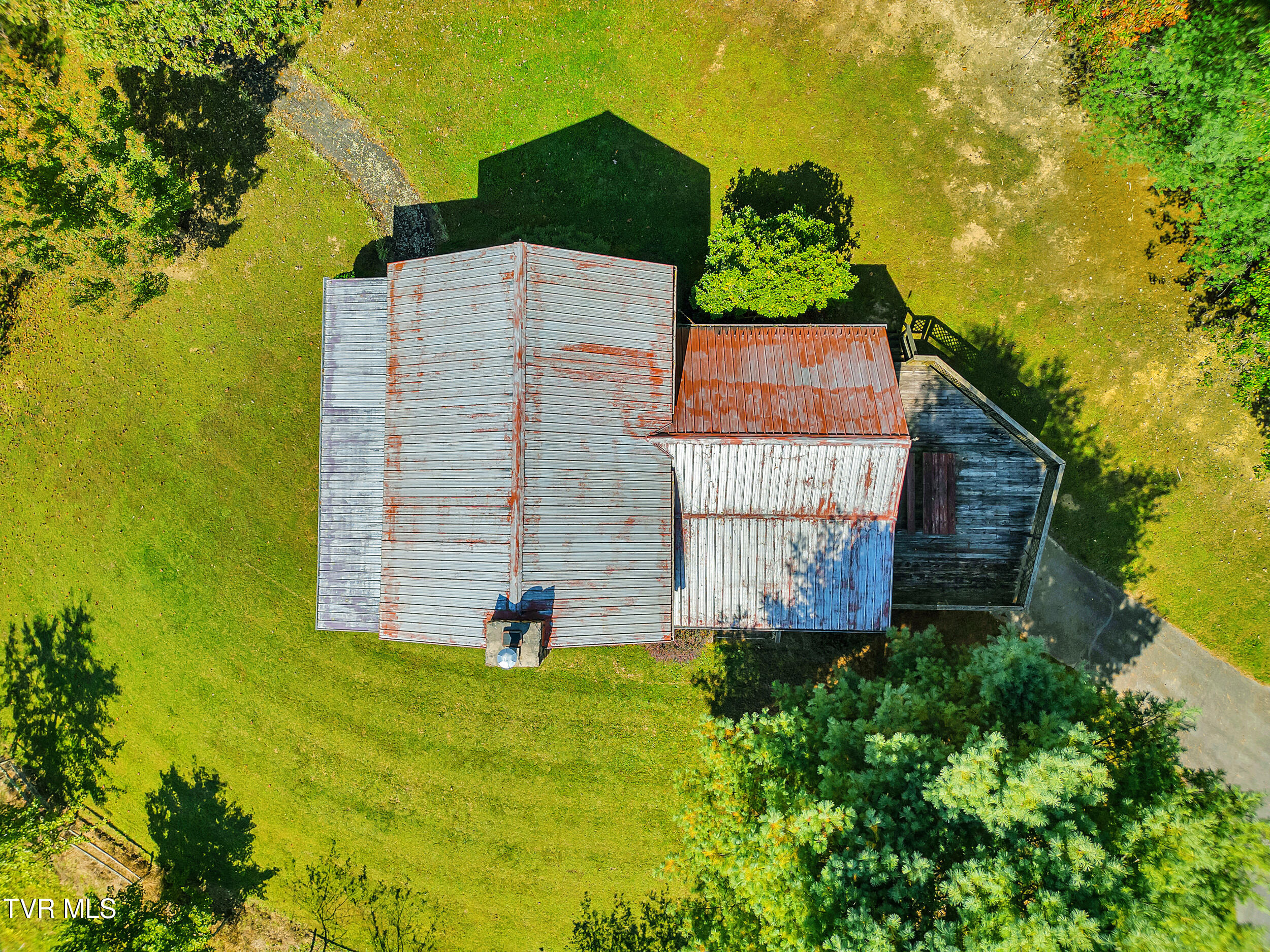 4379 Pine Orchard Road Butler, TN 37640 - Photo 34 of 57 48_16