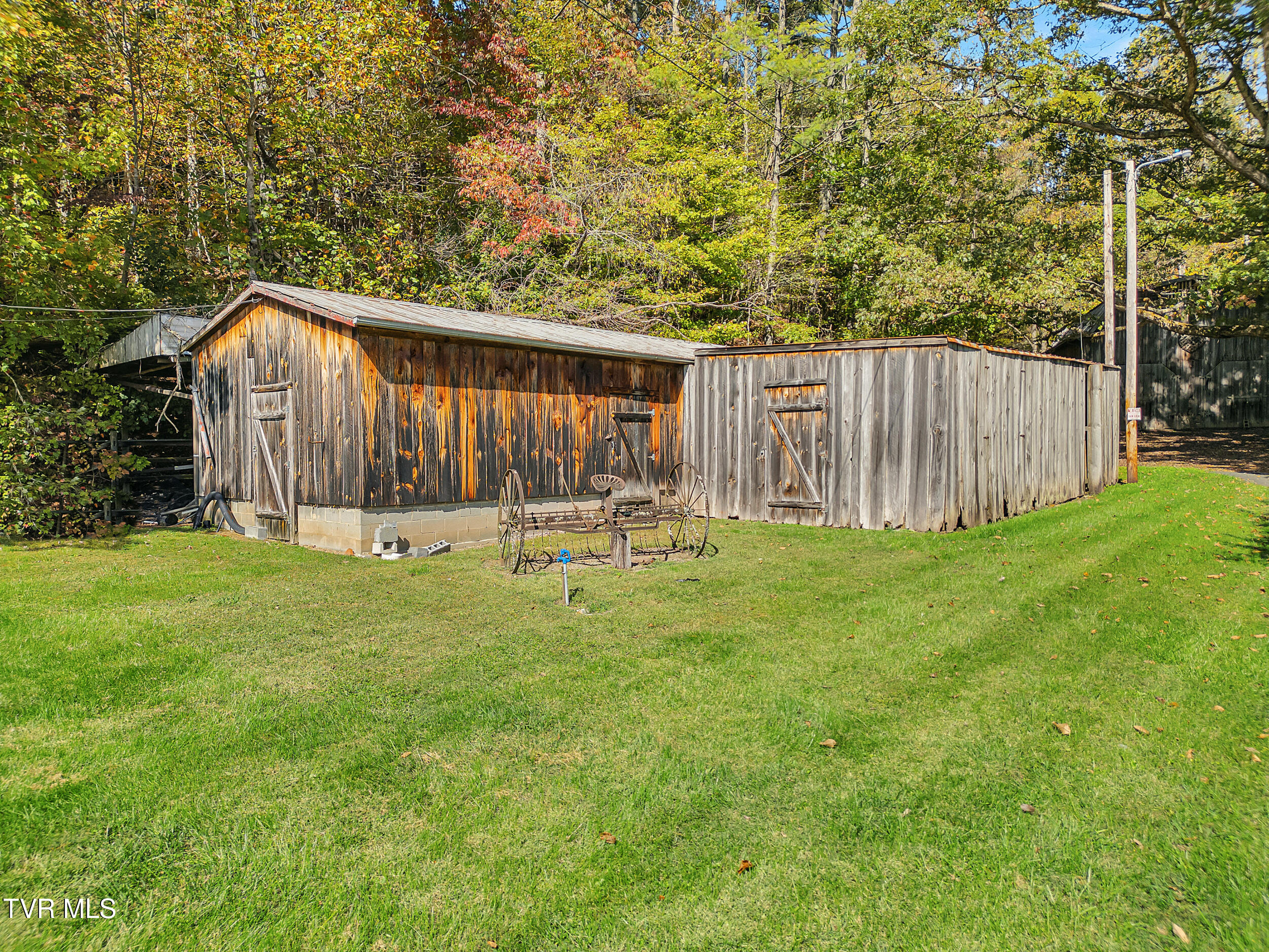 4379 Pine Orchard Road Butler, TN 37640 - Photo 35 of 57 37_10