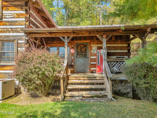 $679,000 | 4379 Pine Orchard Road, Butler, TN 37640