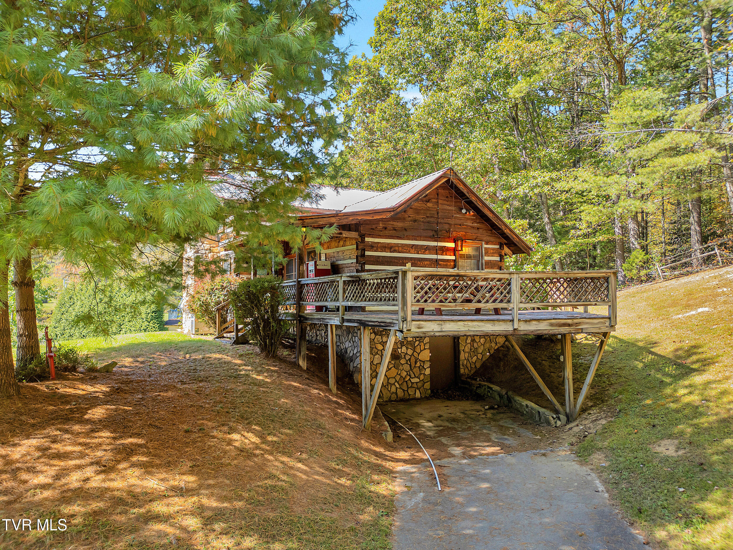 4379 Pine Orchard Road Butler, TN 37640 - Photo 54 of 57 34_05