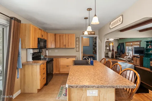 $215,000 | 11 Troy Street, Fort Johnson, NY 12070