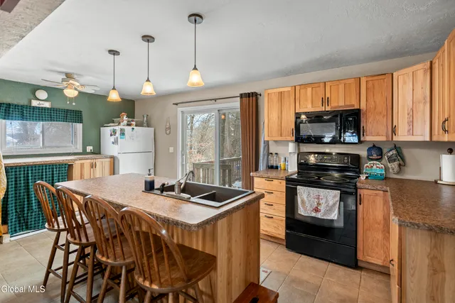 $215,000 | 11 Troy Street, Fort Johnson, NY 12070