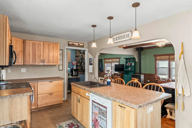 $215,000 | 11 Troy Street, Fort Johnson, NY 12070