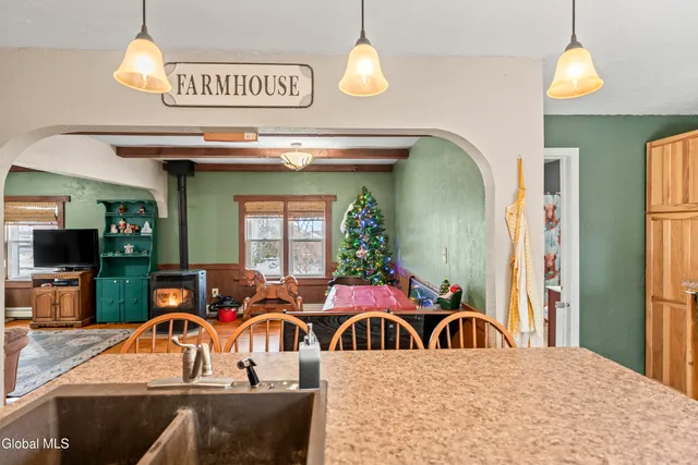 $215,000 | 11 Troy Street, Fort Johnson, NY 12070