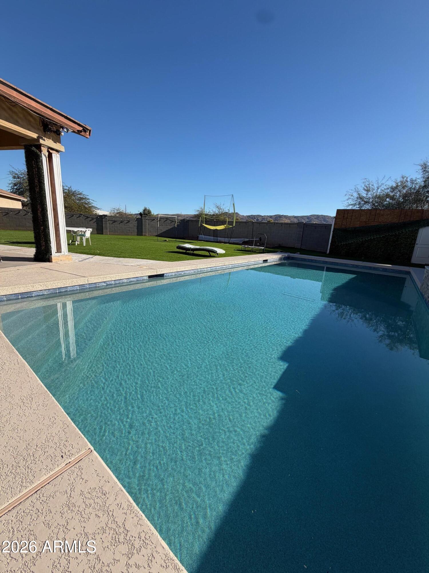 1507 East Apollo Road Phoenix, AZ 85042 - Photo 2 of 18