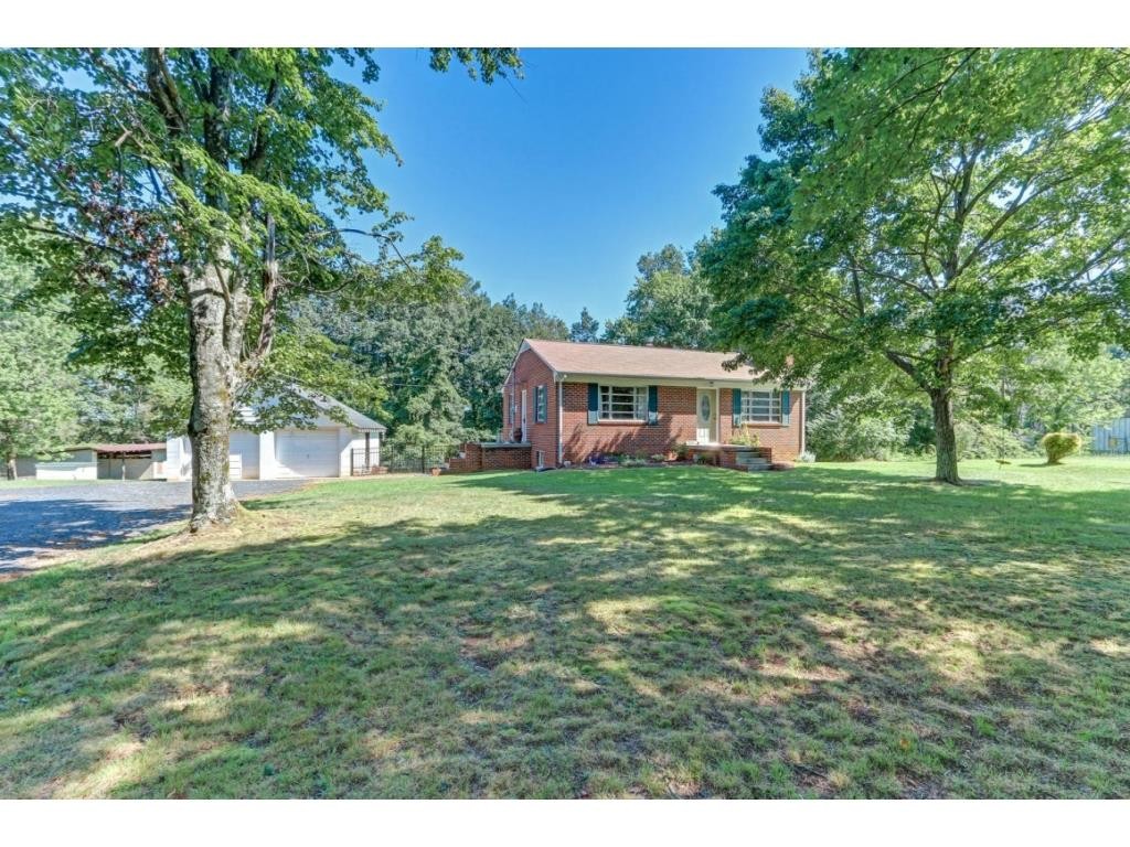 253 Cherry Grove Road Reidsville, NC 27320 - Photo 4 of 24 Gallery Image 4
