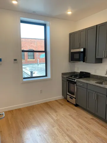 $1,495 | 64 Market Street, Unit 207, Lynn, MA 01901