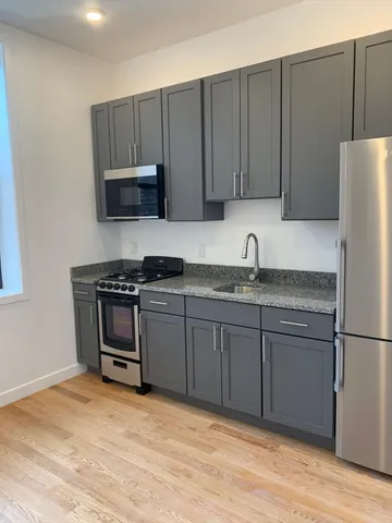 $1,495 | 64 Market Street, Unit 207, Lynn, MA 01901