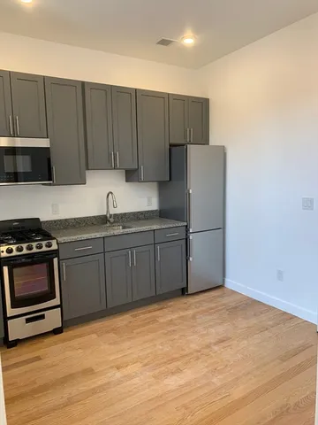 $1,495 | 64 Market Street, Unit 207, Lynn, MA 01901