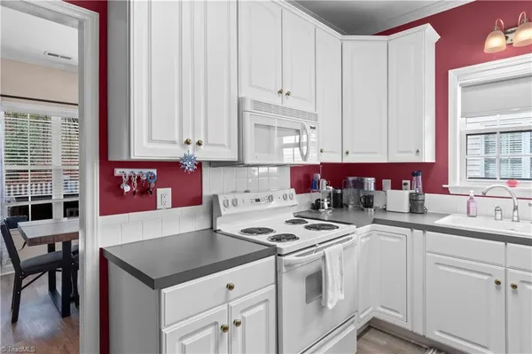 $325,000 | 132 Sterling Point Court, Winston-Salem, NC 27104