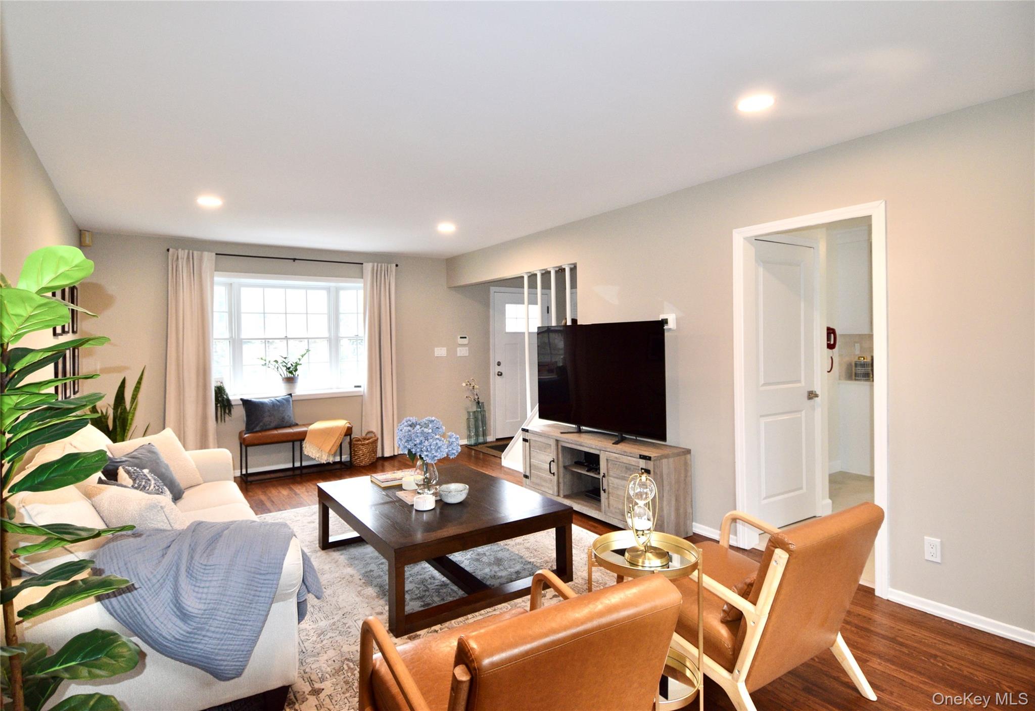 1131 Dobbs Ferry Road White Plains, NY 10607 - Photo 2 of 26 Spacious living room