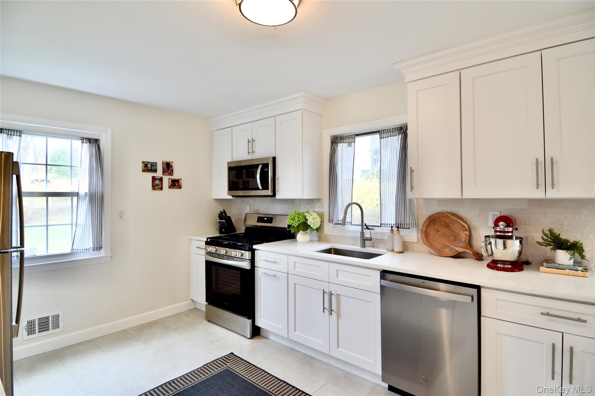 1131 Dobbs Ferry Road White Plains, NY 10607 - Photo 4 of 26 Fully Renovated in 2024