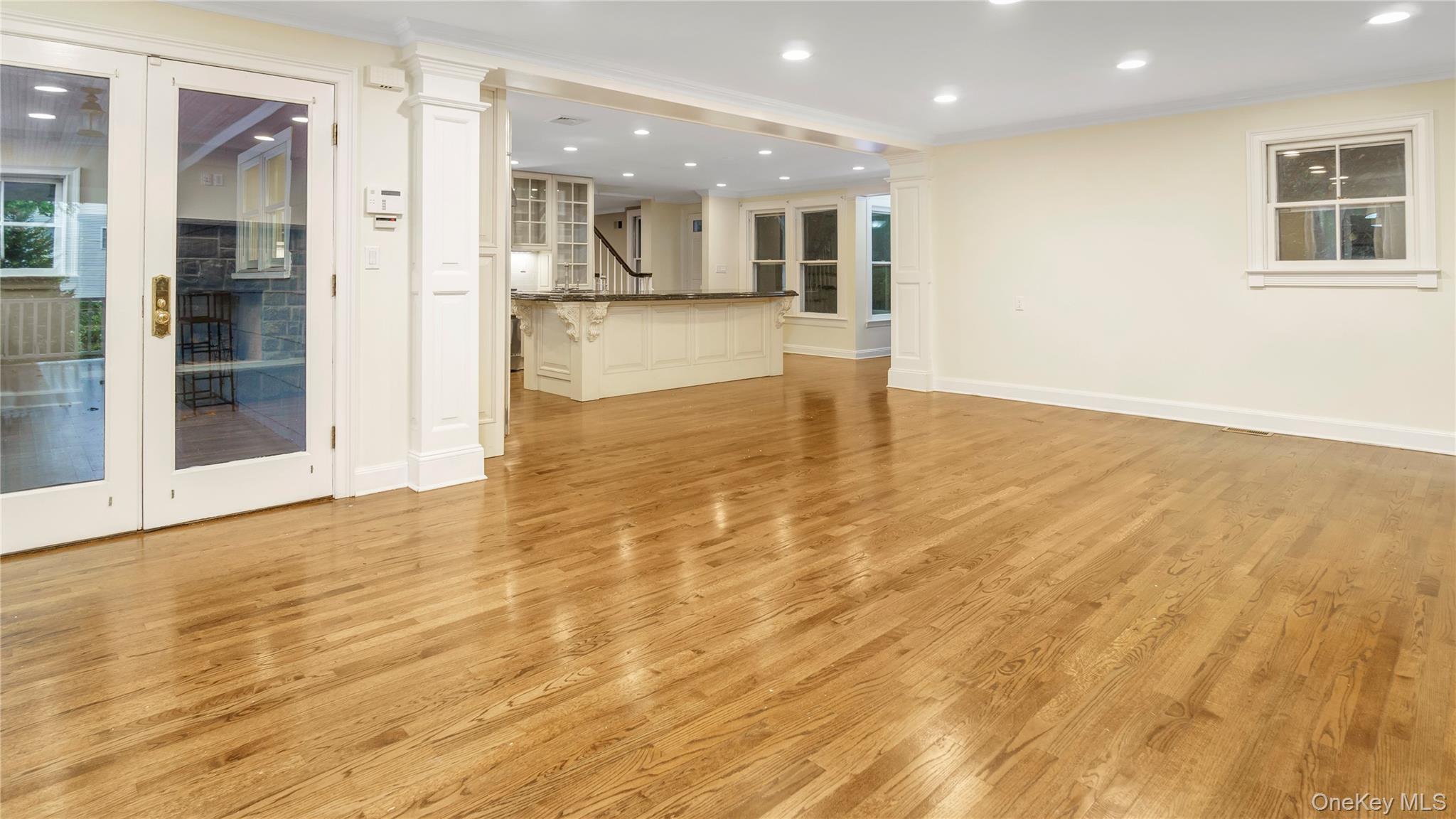 113 Buckram Road Locust Valley, NY 11560 - Photo 7 of 20 Family Room