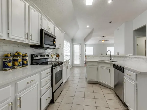$2,800 | 4801 Holly Berry Drive, Plano, TX 75093
